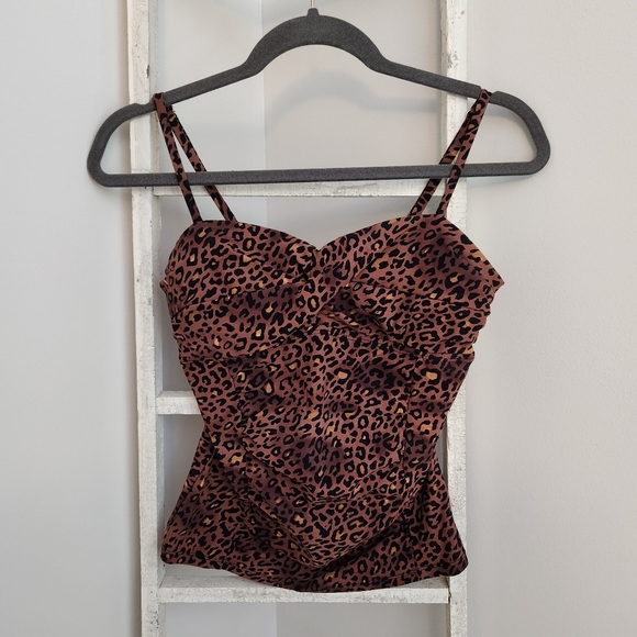 Assets By Spanx Other - Spanx love your assests Medium animal print tankini top